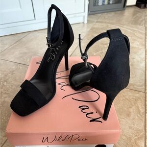 NIB: Wild Pair Women's Bethie Two-Piece Dress Sandals. Black Size 7